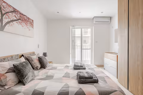 Modern 3BR Near Promenade & Ferries 14
