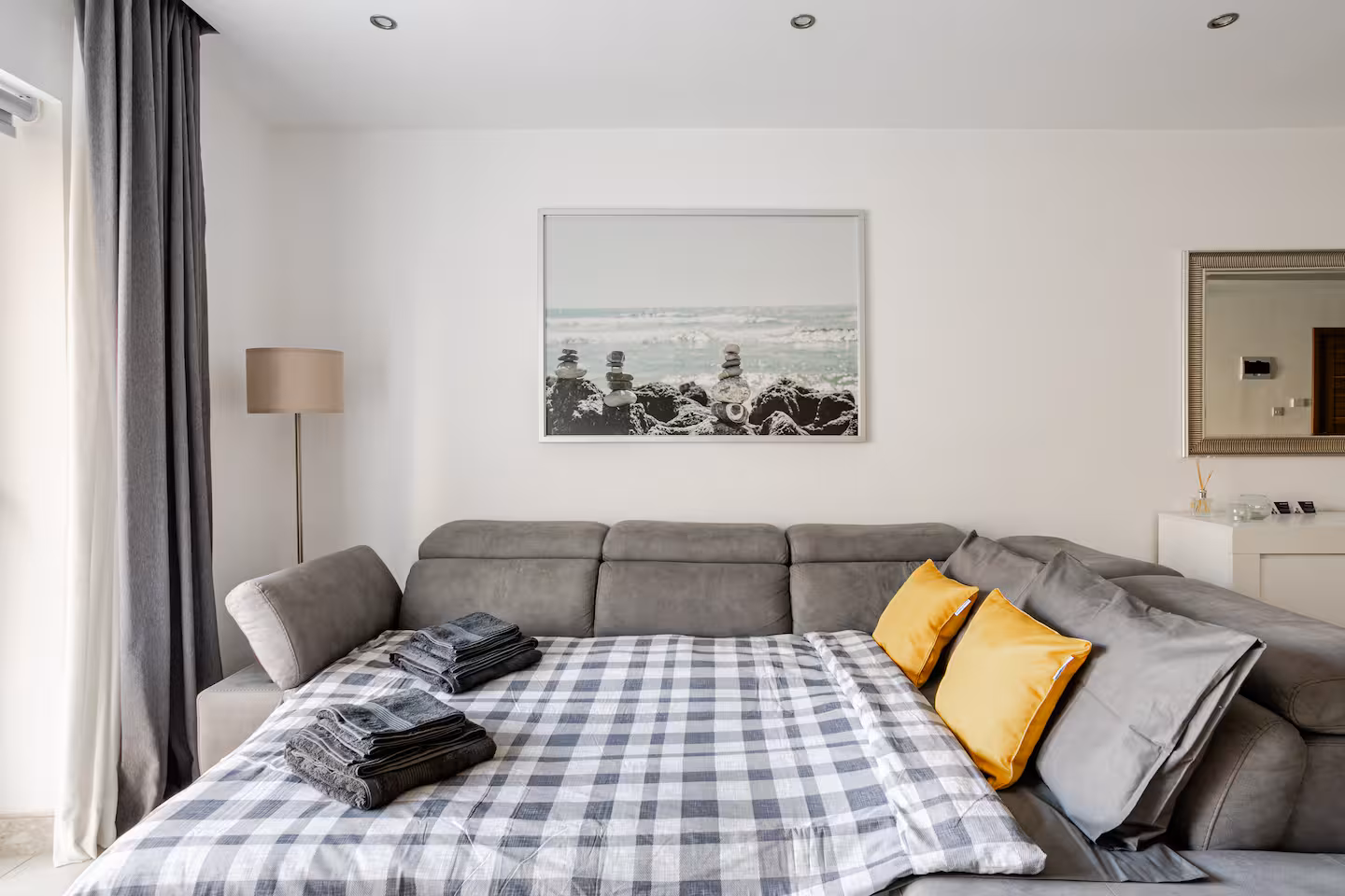 Modern 3BR Near Promenade & Ferries 7