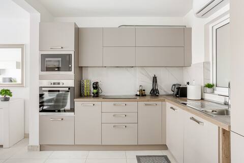 Modern 3BR Near Promenade & Ferries 8